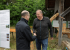 Ansprechpartner des Wasserradgemeinschaft Möhrendorf e.V.,  Herr Bürgermeister Thomas Fischer zusammen mit Herrn Staatsminister Füracker